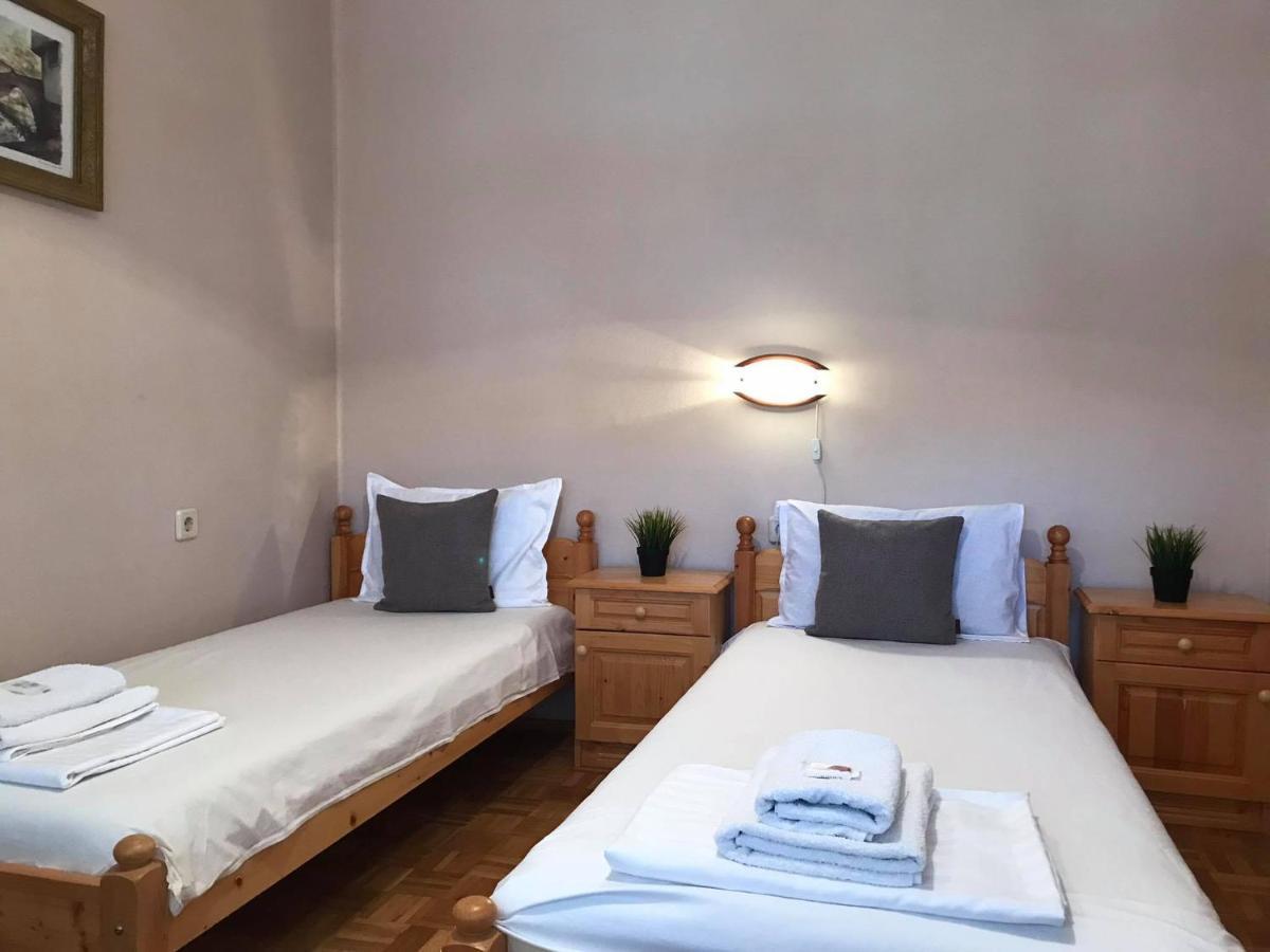 Къща За Гости Загорски Hotel Kalofer Exterior foto